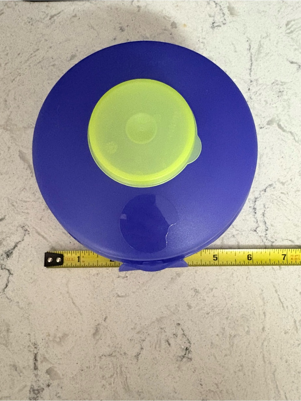 Blue Tupperware Bagel or Salad Keeper (model #4440). NWOT